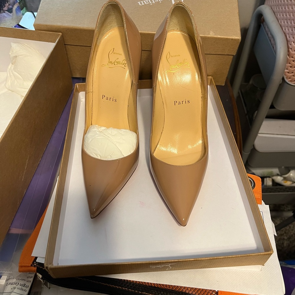 Christian louboutin So Kate Size 37.5 color Nude